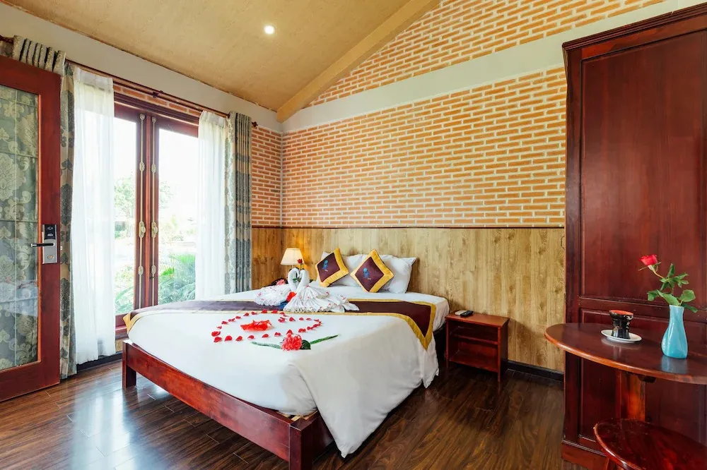 Sân vườn xanh mát tại Cottage Village