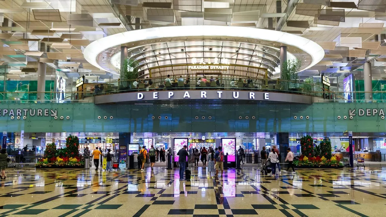 Sảnh khởi hành tại sân bay Changi Singapore