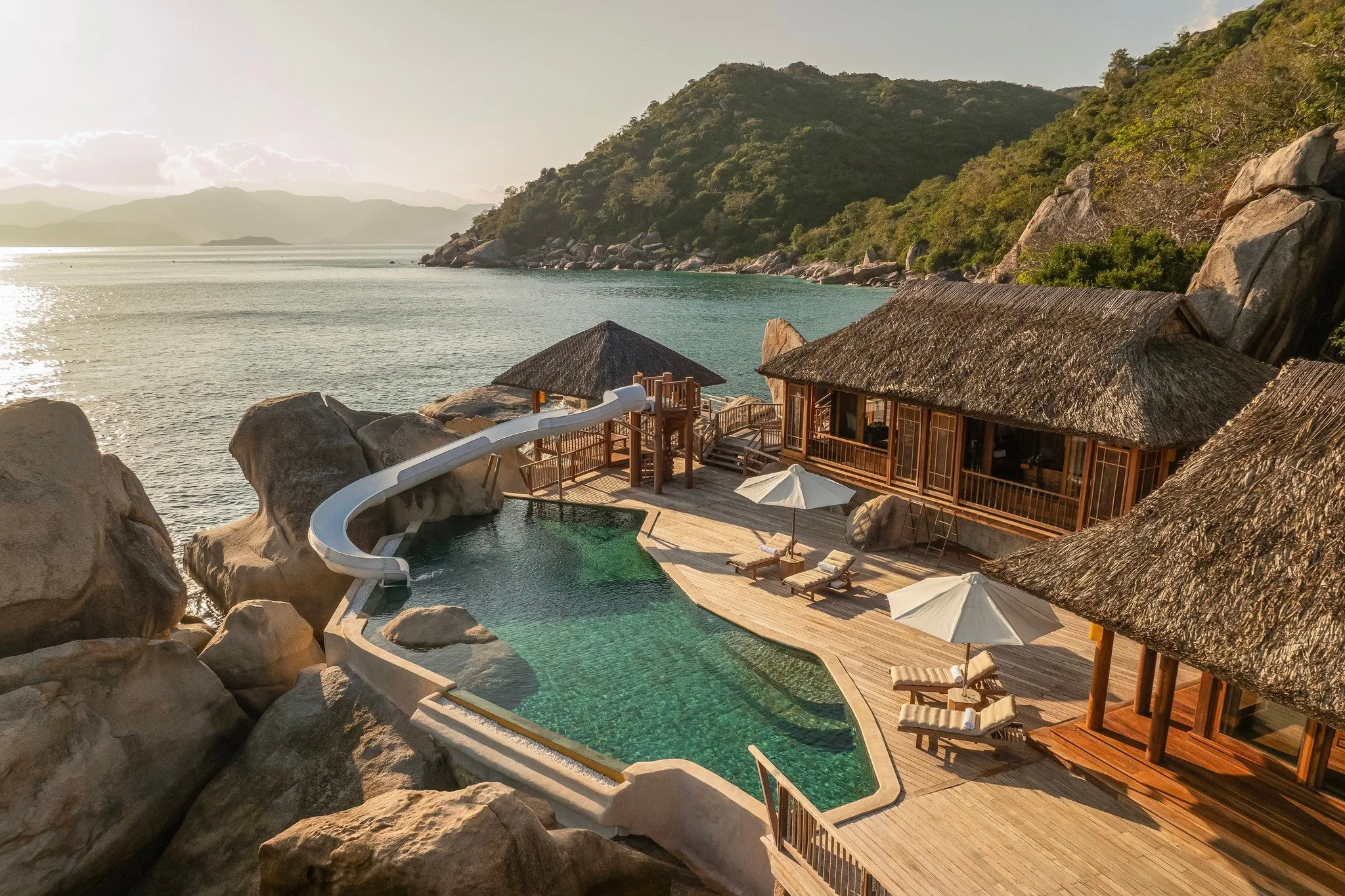 Six Senses Ninh Vân Bay Nha Trang với khung cảnh vịnh biển tuyệt đẹp