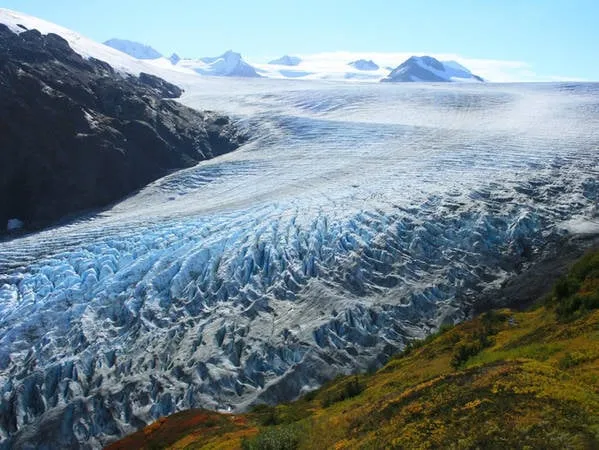 Sông băng Exit Glacier tại Vườn Quốc gia Kenai Fjords, Alaska.