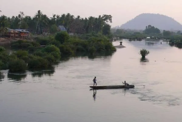 Sông Mekong, Lào