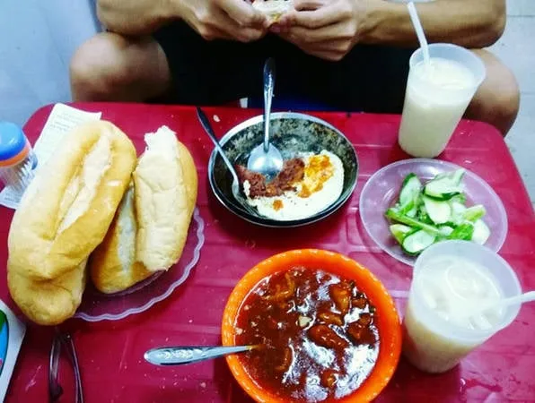 Suất bánh mì chảo đơn giản