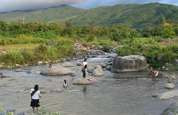 Suối khoáng nóng Hua Pe