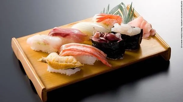 Sushi - món ăn nổi tiếng thế giới của Nhật Bản với nguyên liệu tươi ngon. Ảnh: CNN.