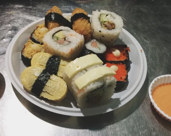 Sushi Viên nhiều màu sắc