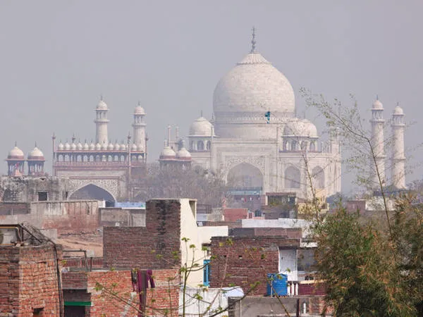 Taj Mahal nhìn từ xa