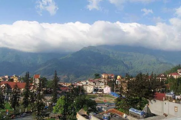 Tầm nhìn từ khách sạn Fansipan View Sapa