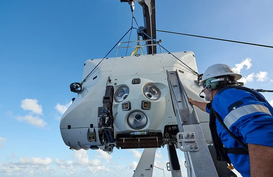 Tàu lặn Limiting Factor đã được thử nghiệm ở độ sâu lên đến 14.000m.