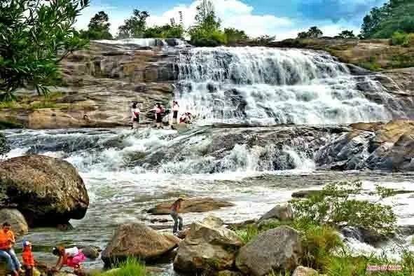 Thác Kèm Nghệ An hùng vĩ