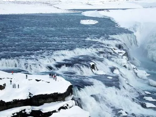 Thác Vàng Gullfoss hùng vĩ giữa mùa đông