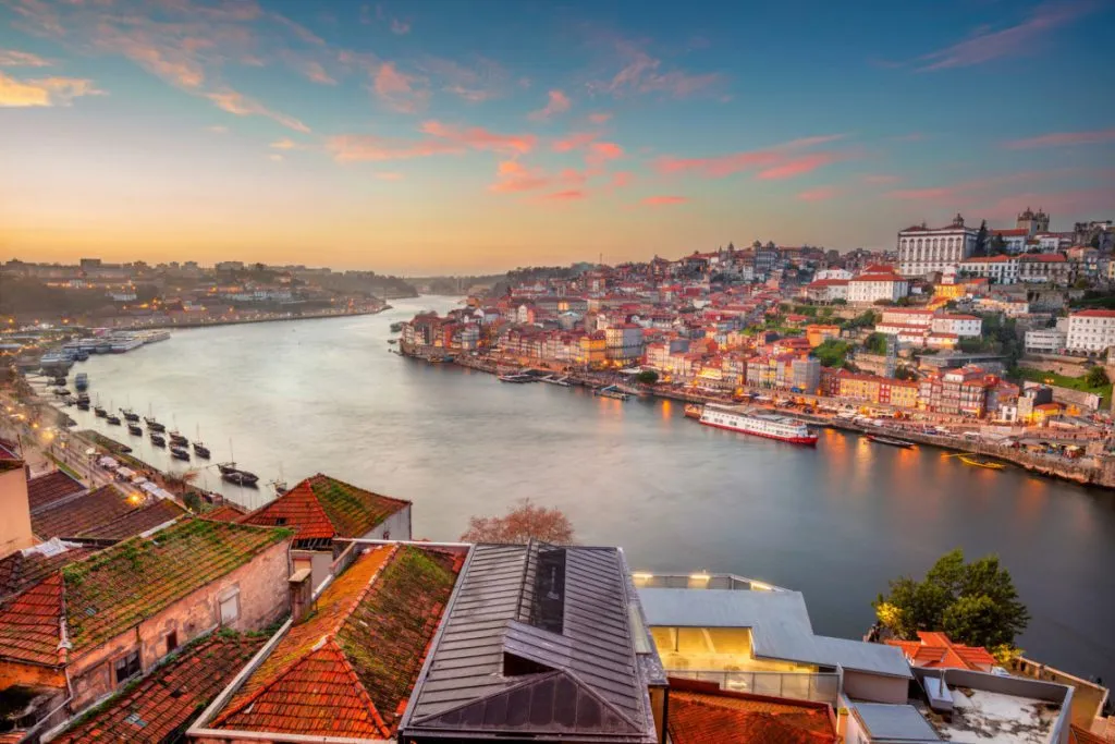 Thành phố Porto bên sông Douro