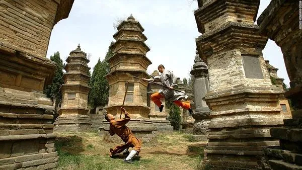 Thiếu Lâm Tự - cái nôi của võ thuật Thiếu Lâm với những công trình kiến trúc độc đáo nằm giữa khung cảnh núi non hùng vĩ.