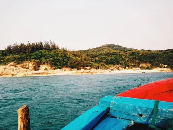 Thời gian lý tưởng cho chuyến hành trình tham quan cù lao Mái Nhà là từ tháng 3 đến tháng 8 hàng năm, do lúc này trời yên biển lặng.