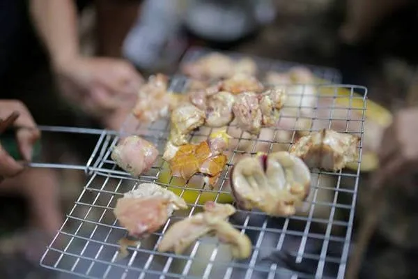 Thưởng thức bữa ăn ngoài trời giữa khung cảnh thiên nhiên hùng vĩ