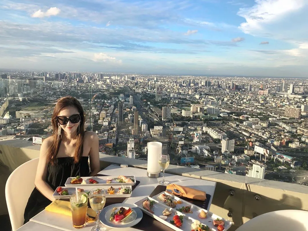Thưởng thức buffet tại Baiyoke Sky