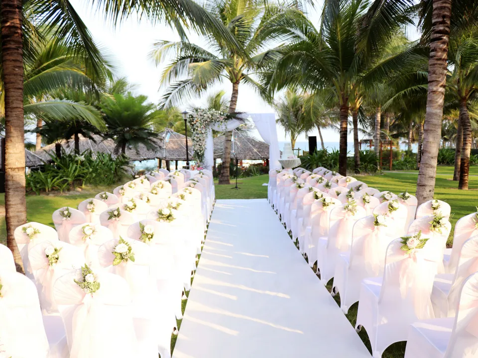 Tiệc cưới tại Cam Ranh Riviera Beach Resort &amp; Spa