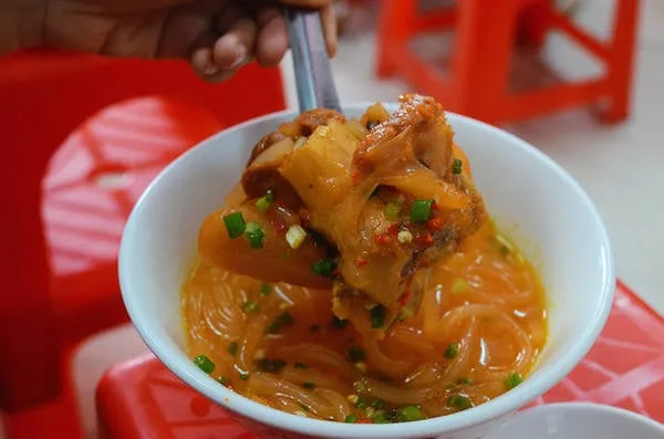 Tô bánh canh thơm ngon hấp dẫn