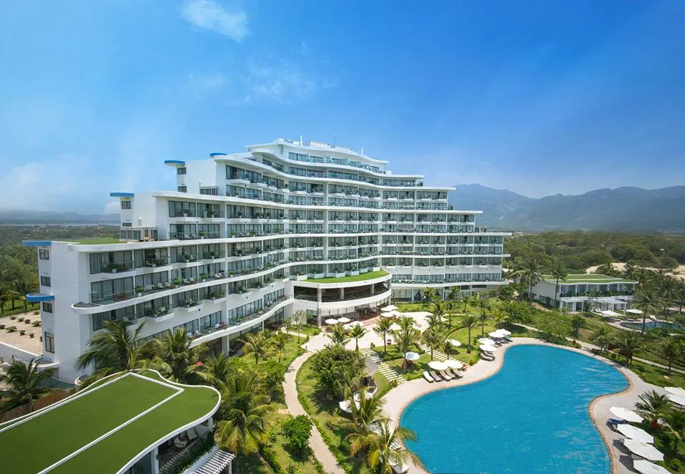 Toàn cảnh Cam Ranh Riviera Beach Resort &amp; Spa