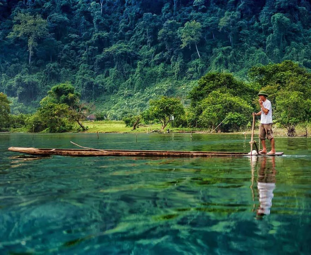 Toàn cảnh Hồ Ba Bể nhìn từ trên cao