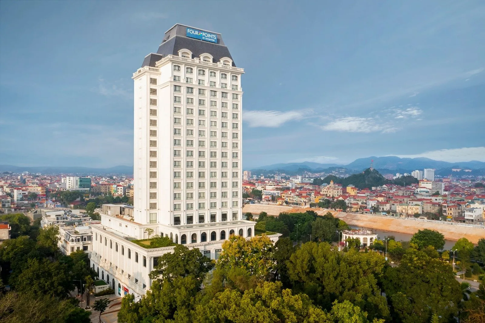Toàn cảnh khách sạn Four Points by Sheraton Lạng Sơn
