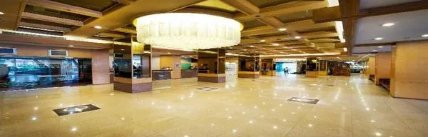 Toàn cảnh khách sạn Royal Singapore