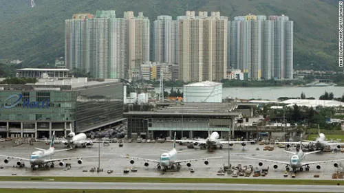 Toàn cảnh sân bay Hong Kong nhìn từ trên cao