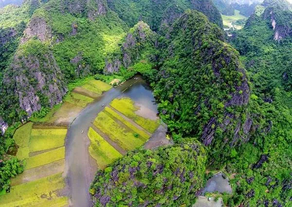 Toàn cảnh Tam Cốc. Ảnh: Internet
