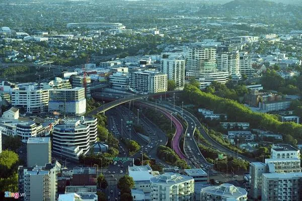 Toàn cảnh thành phố Auckland nhìn từ trên cao