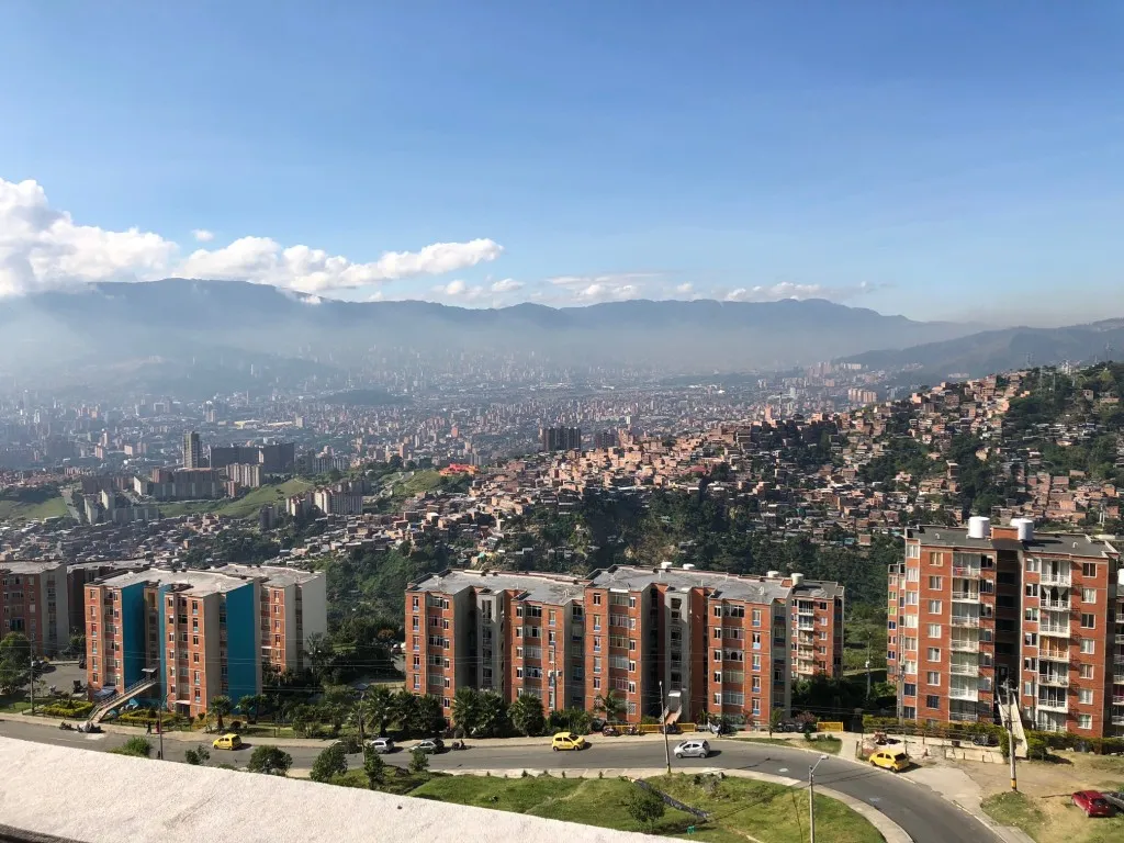Toàn cảnh thành phố Medellin từ trên cao