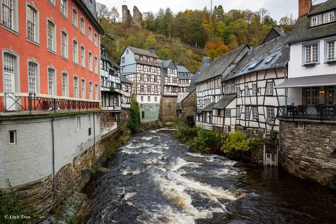 Toàn cảnh thị trấn Monschau nhìn từ trên cao.