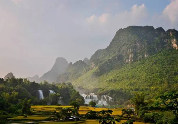 Tổng hợp những địa điểm du lịch nổi tiếng ở Đông Bắc. Ảnh: baonhieu.net