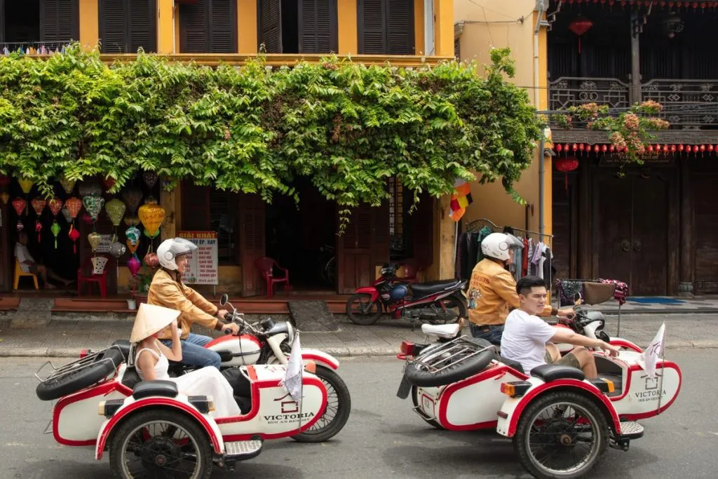 Tour xe sidecar độc quyền 