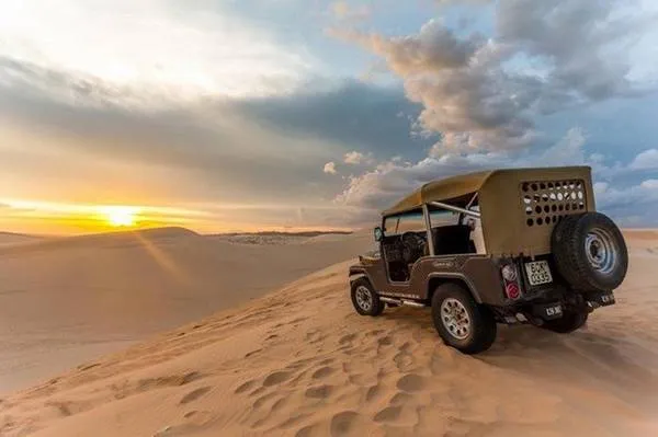 Trải nghiệm lái xe Jeep trên Bàu Trắng