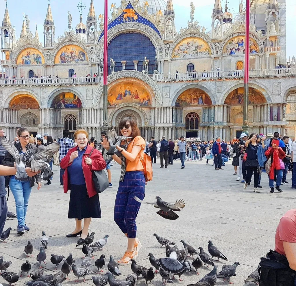 Trung tâm của quảng trường trước Vương cung Saint Mark