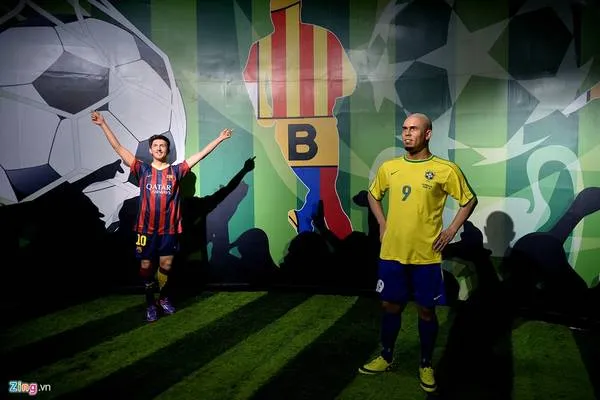 Tượng sáp Lionel Messi và Cristiano Ronaldo tại bảo tàng tượng sáp Hạ Long