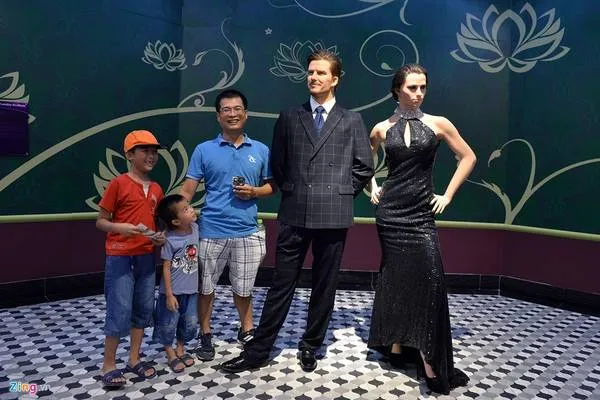 Tượng sáp vợ chồng David Beckham và Victoria Adams tại bảo tàng tượng sáp Hạ Long