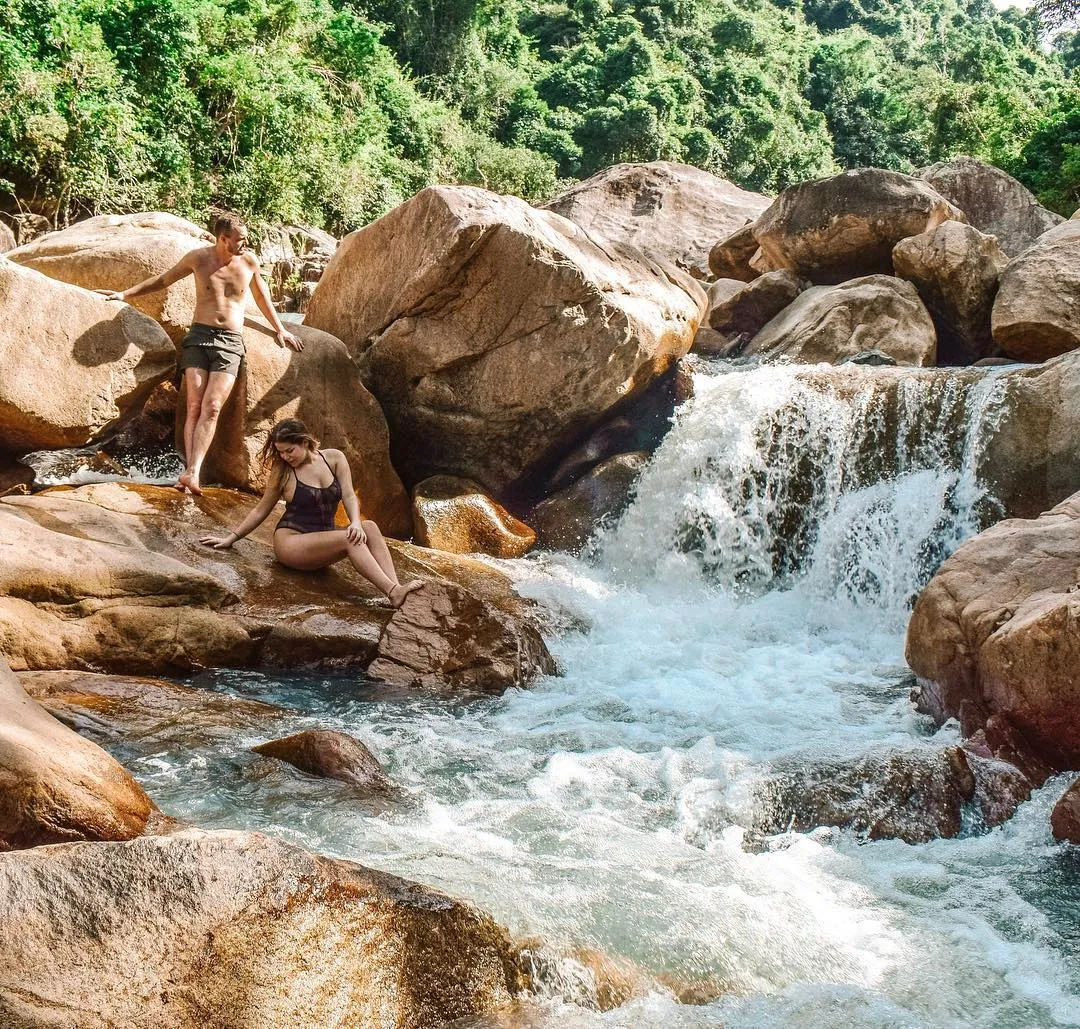 Vẻ đẹp nên thơ của Thác Ba Hồ