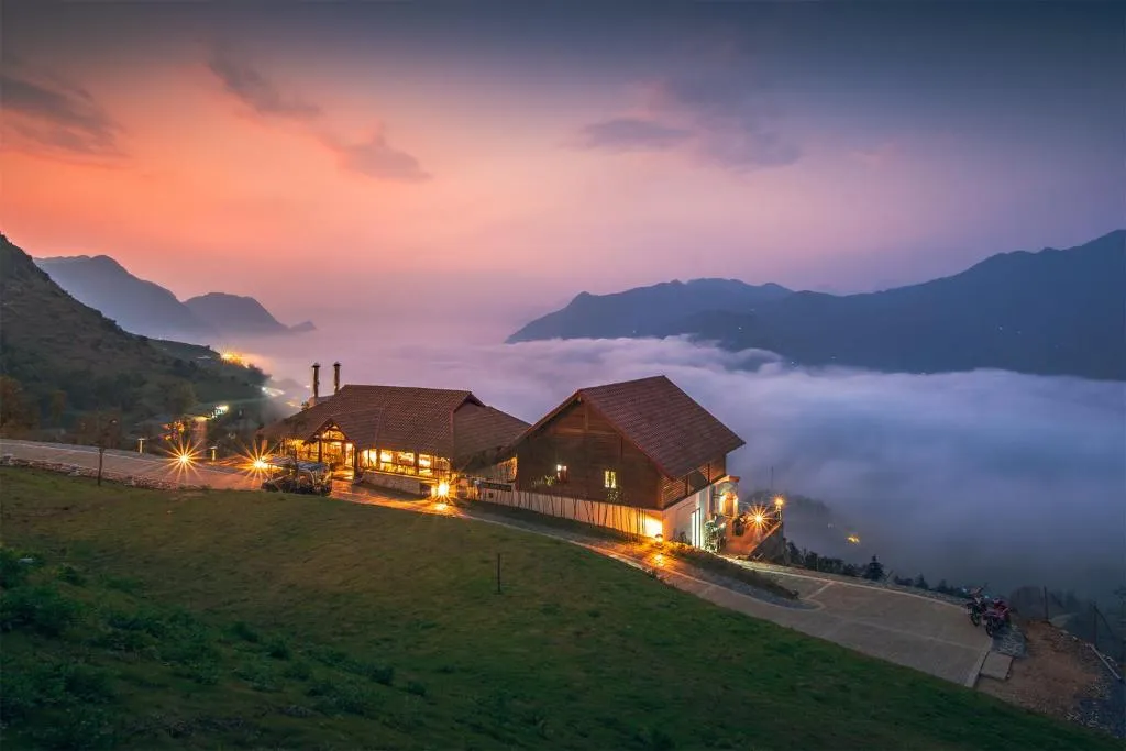 Ville De Mont Mountain Resort giữa mây núi 