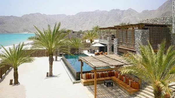 Vịnh Zighy, Oman với biển xanh và núi non hùng vĩ
