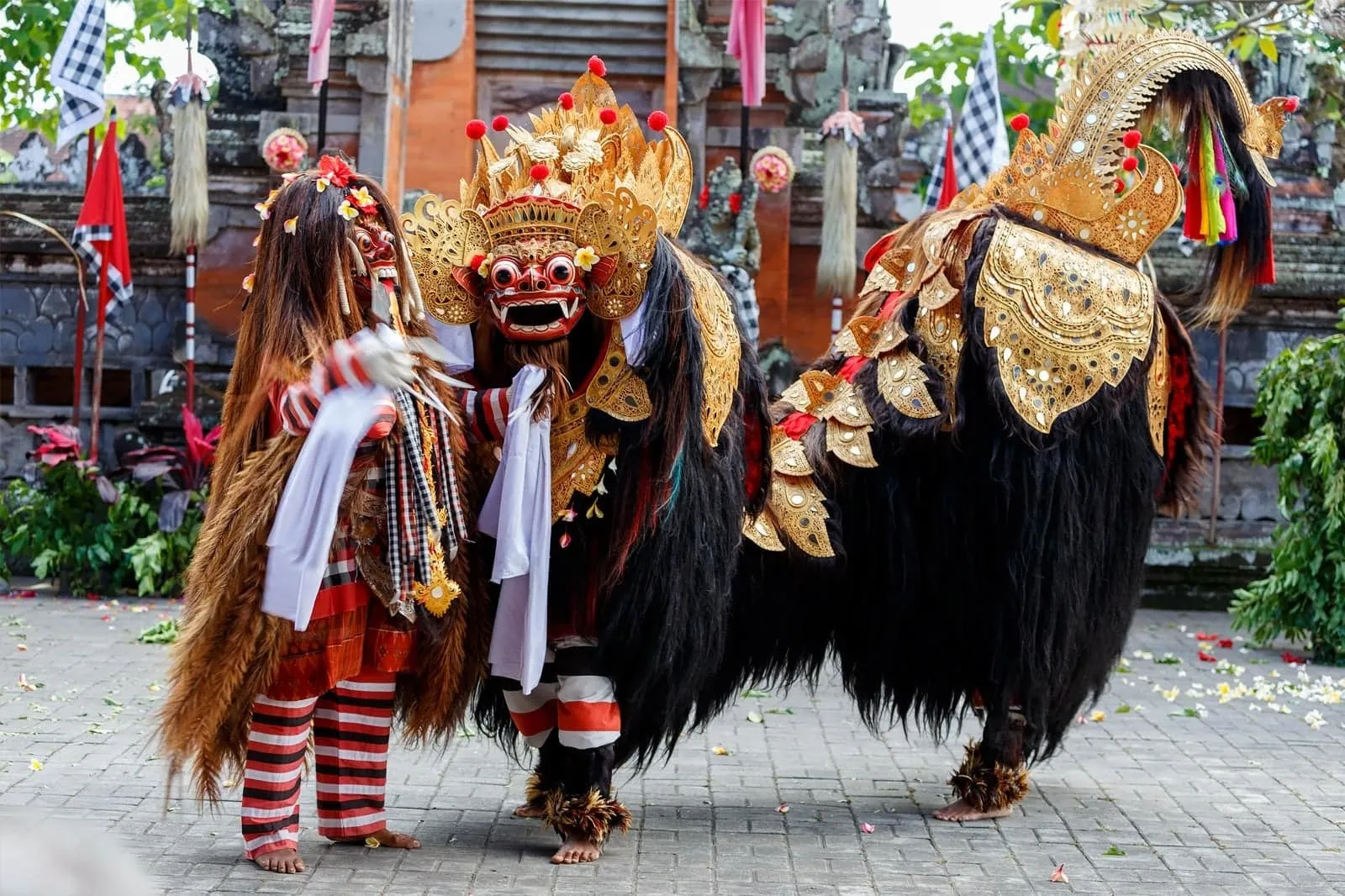 vũ điệu Barong và Keris